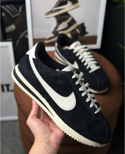 Baskets noires Nike Classiques Homme