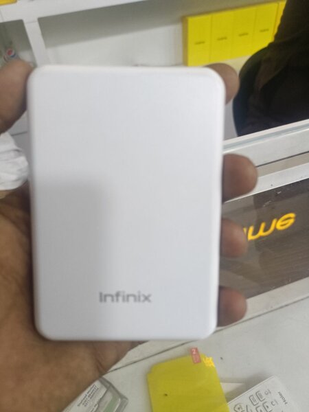 Infinix wireless power bank