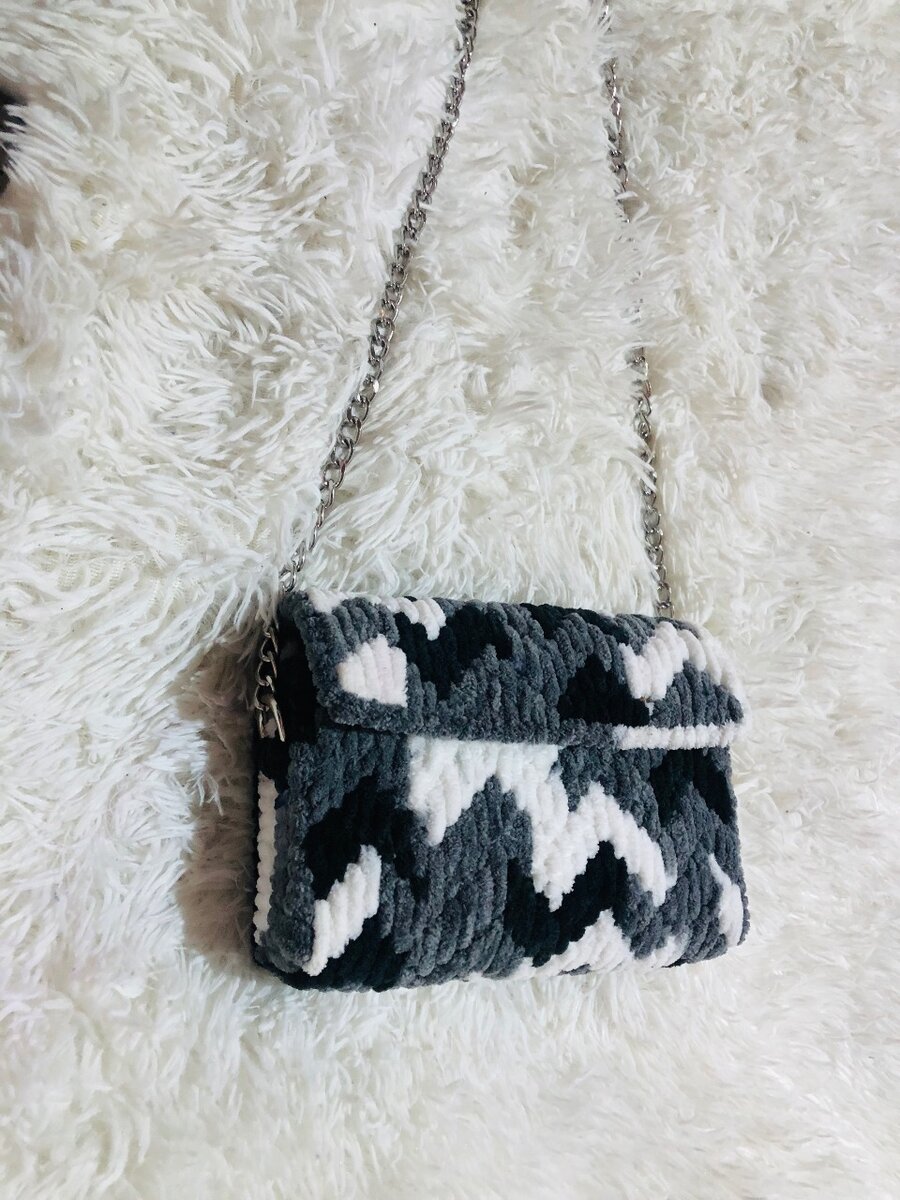 Crochet Hand Bag
