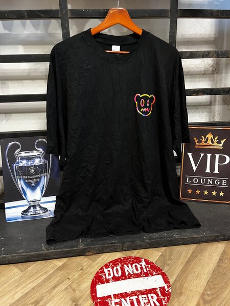 Polo élégant noir uni