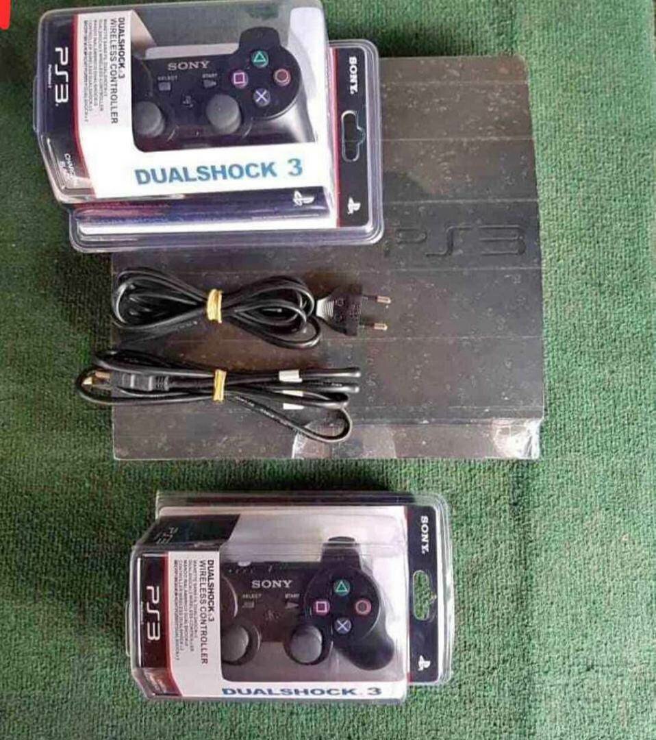 Console PS3 avec Accessoires