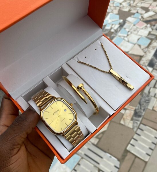 Montre en Or avec Bracelet et Collier