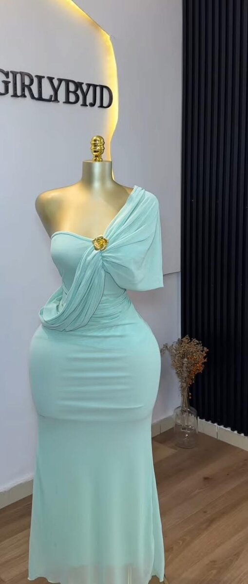 Robe élégante en dentelle