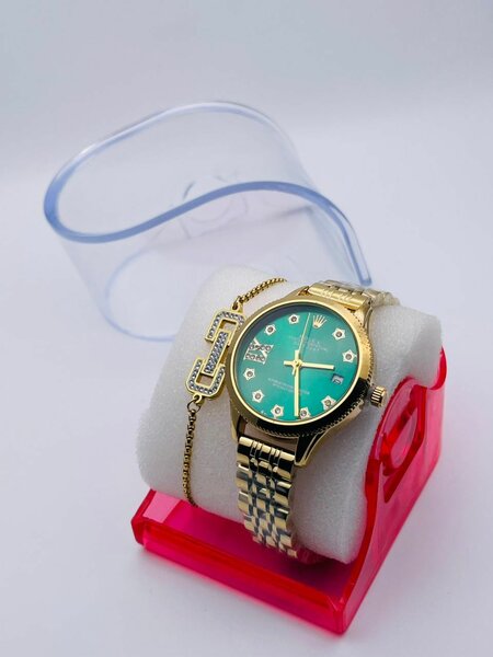 Montres élégantes femmes