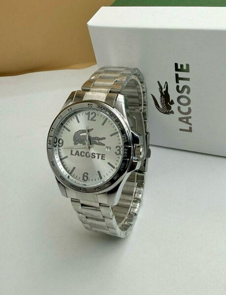 Montre l'accoste authentiques