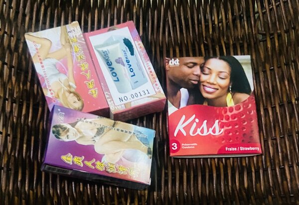 3 Préservatifs + 3 lubrifiants