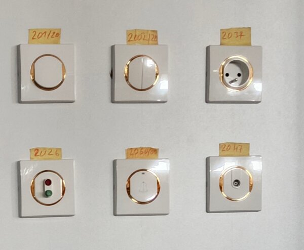 Ensemble d'interrupteurs modernes