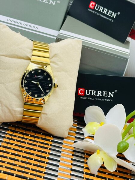 Montre élégante dorée Curren