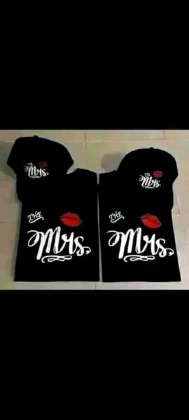 T-shirts et casquettes "Mrs"