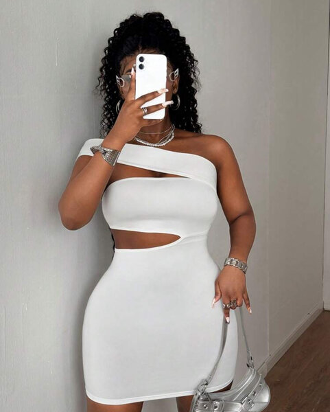 Robe Blanche Asymétrique Chic
