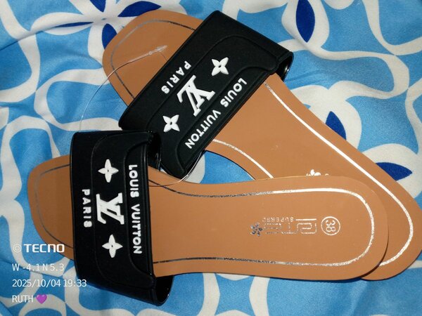 Sandales à logo élégant