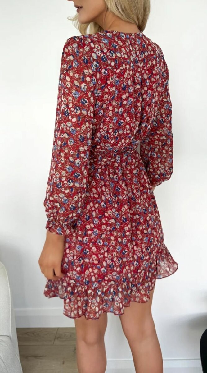 Robe fleurie rouge élégante