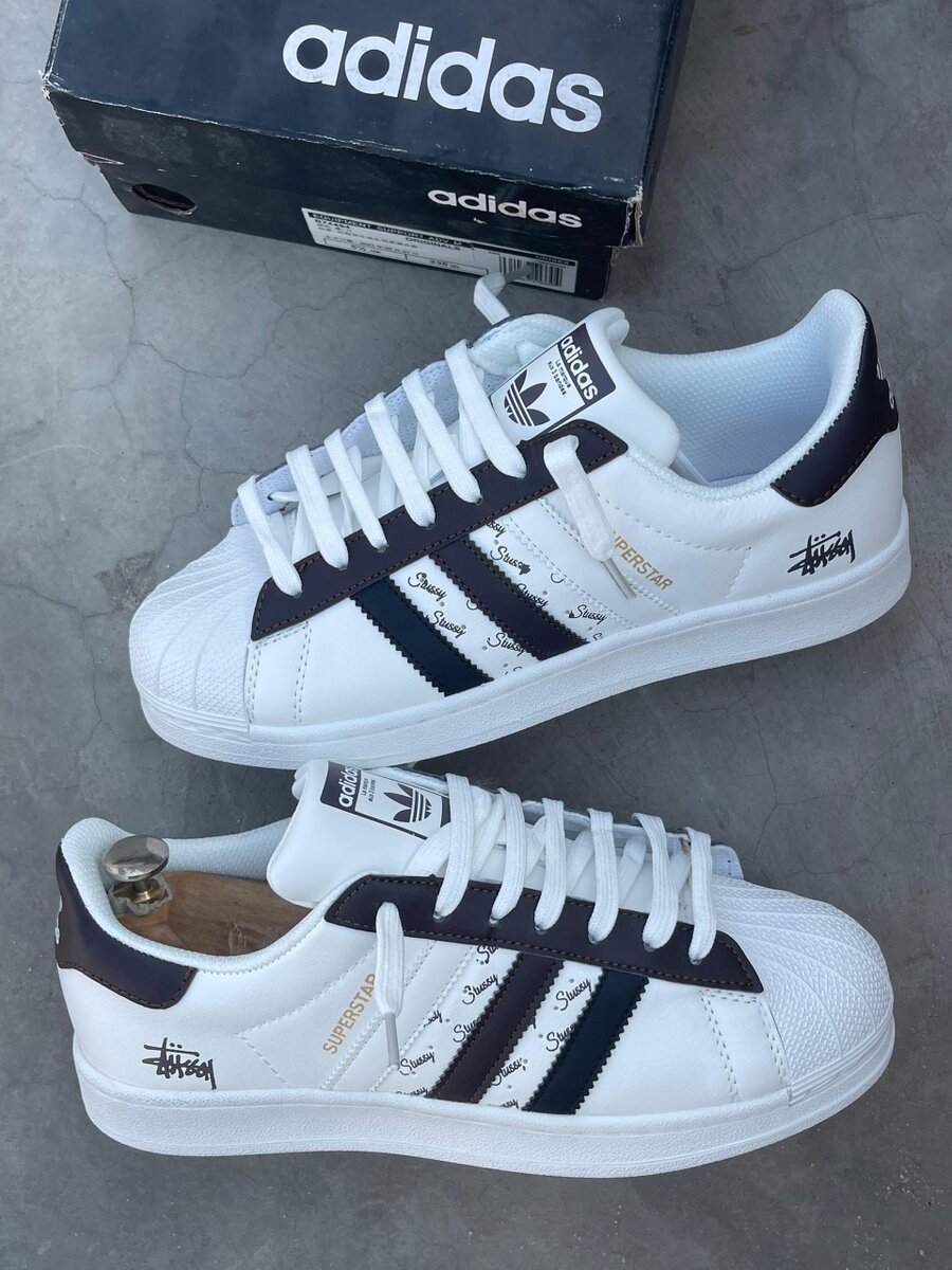 Chaussures Adidas Superstar blanches