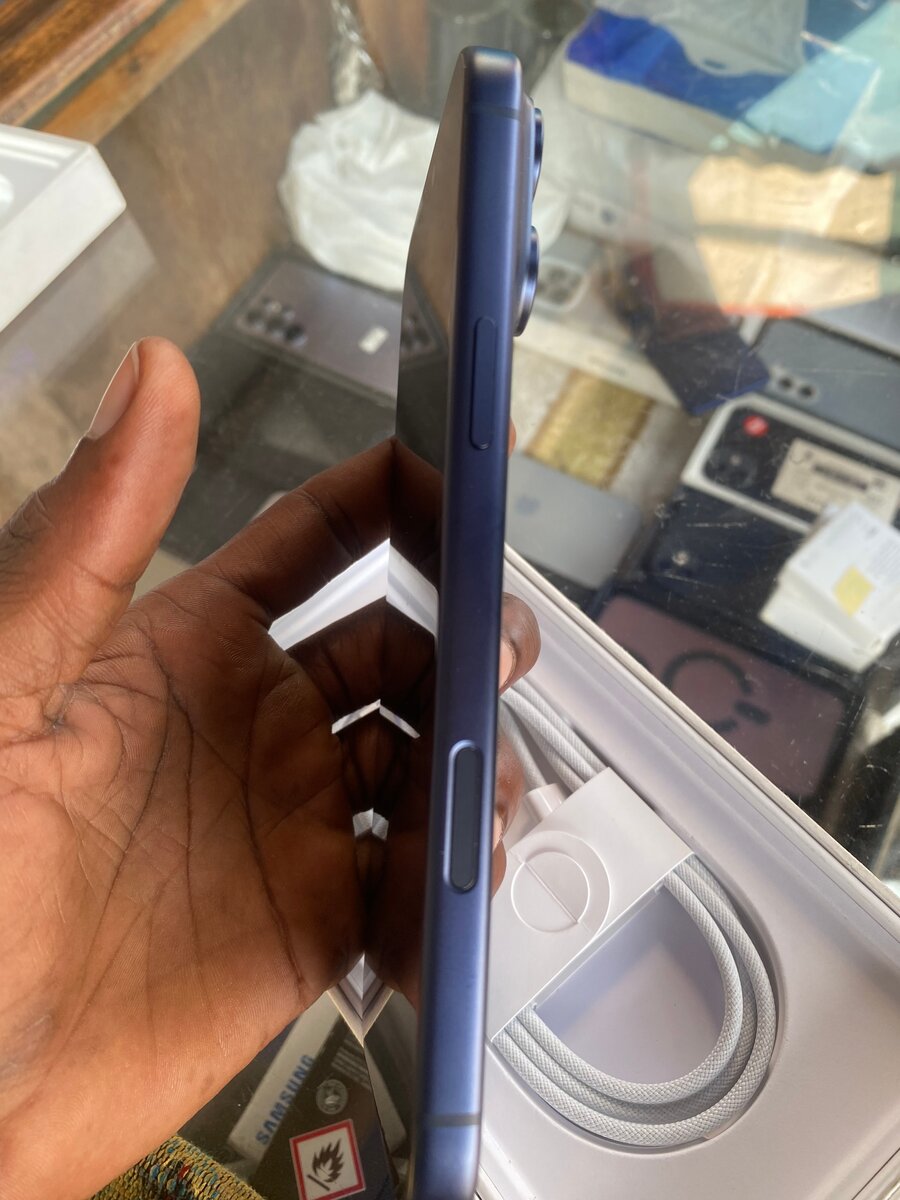 iPhone 17promax Bleu 256