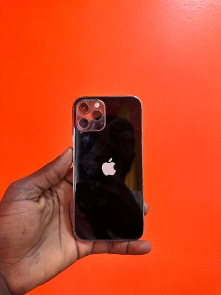 iPhone 12 PRO sans id