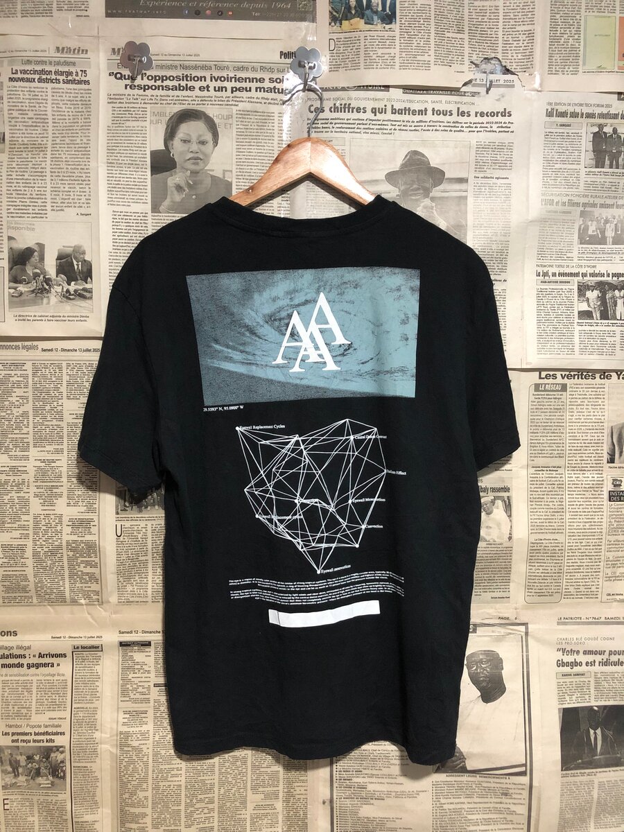 T-shirt noir graphique AXA