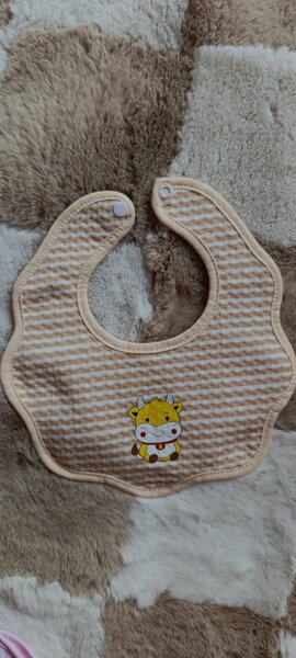 Bavoirs bébé mignons imprimés