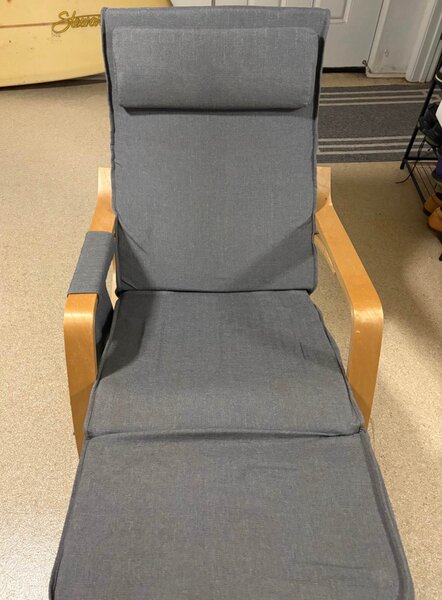 Chaise relax gris foncé en tissu