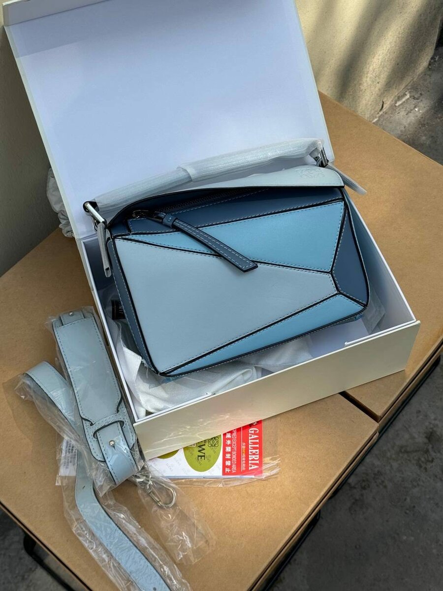 Сумочки LOEWE