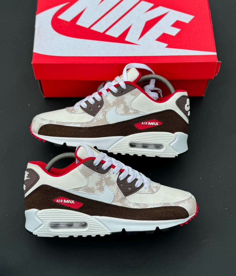 Nike Air Max 90 Sneakers