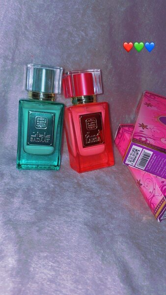 Duo de parfums élégants