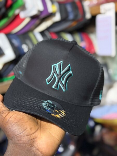 Casquette filet noire NY