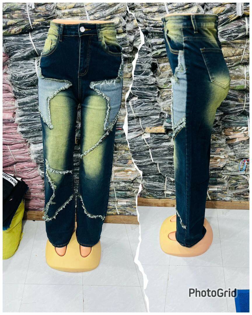 Jeans flare déchirés tendance