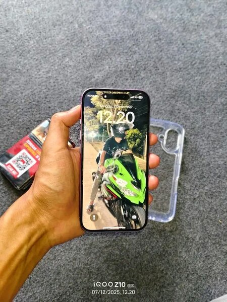 iPhone 16 Rose Récente