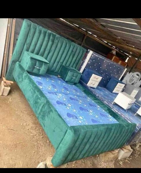 Lit double capitonné avec chevets