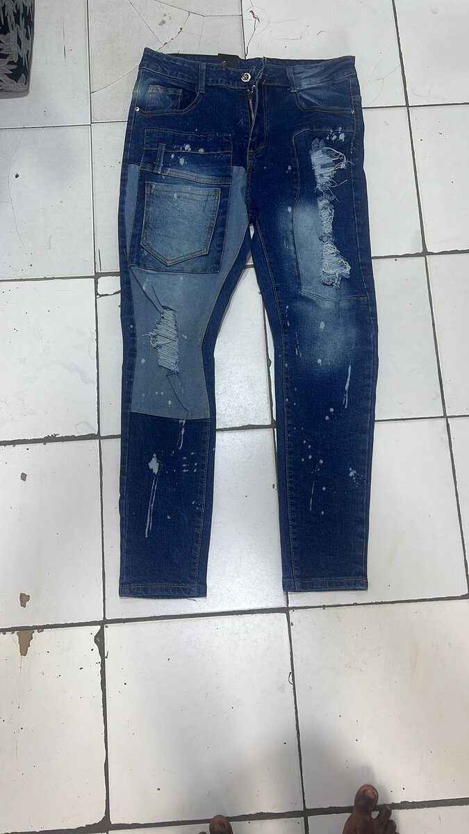 Jeans déchirés tendance