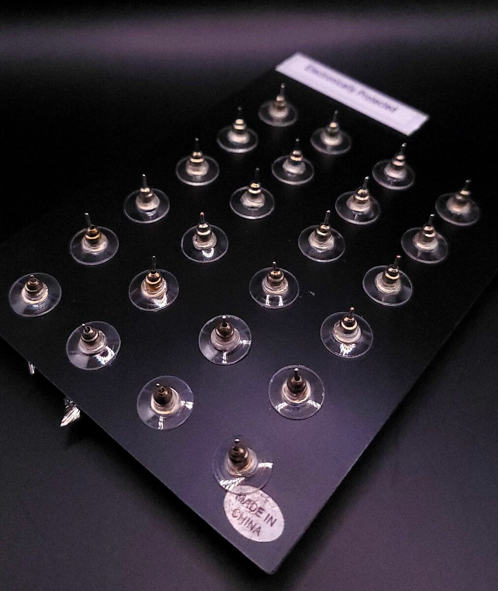 Pack of 12 stud pack