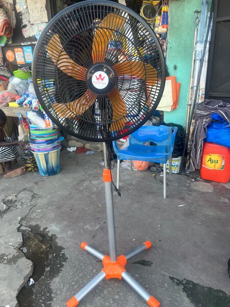 Ventilateur sur pied réglable