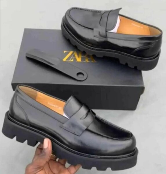 Chaussures mocassins en cuir noir pour hommes