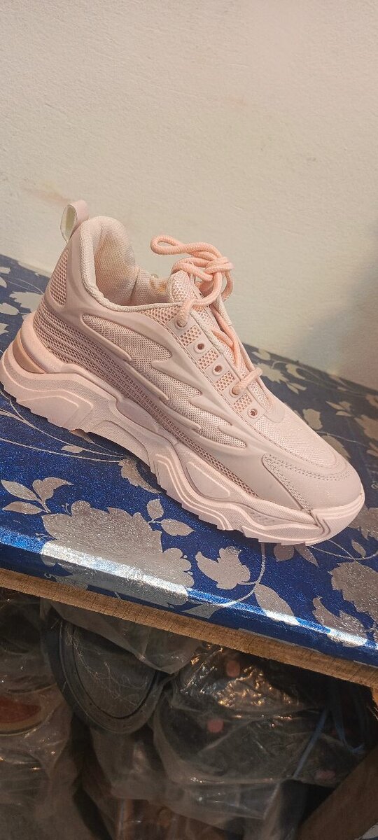 Ladies Jogger High Sole