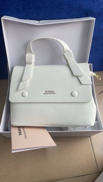 Sac à main blanc élégant