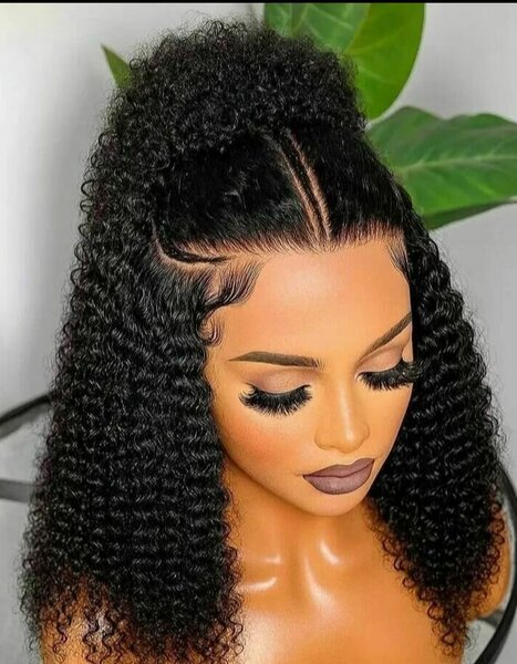 Perruque cheveux bouclés noirs