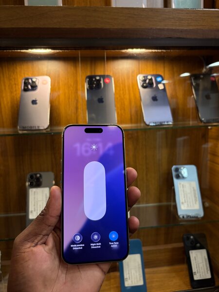 iPhone 15 pro (128 Go)