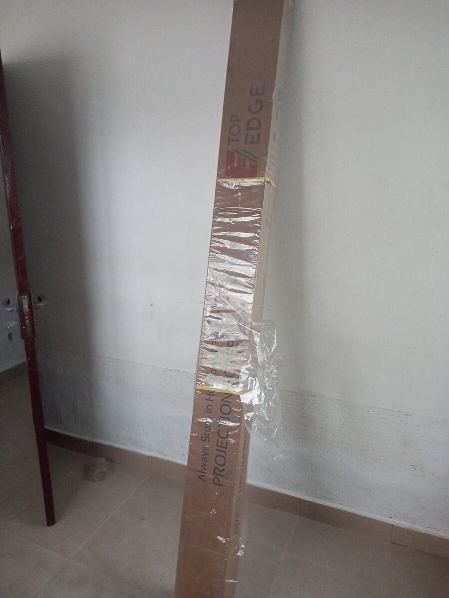 Tripod Projector screen 200cm by 200cm