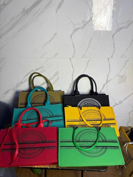 Sac à main élégant Jacques Esterel