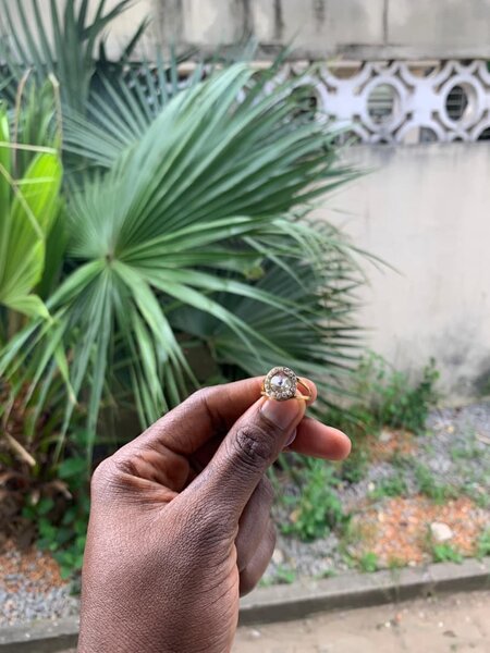 Bague dorée élégante