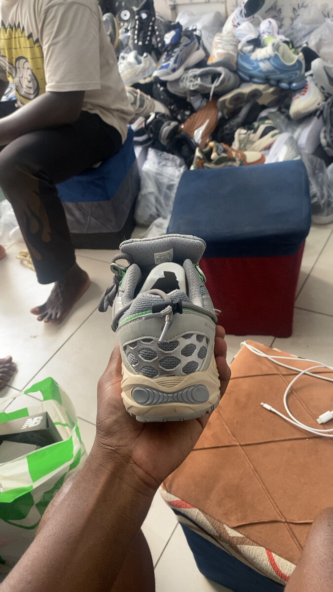 Chaussures de sport Asics vertes