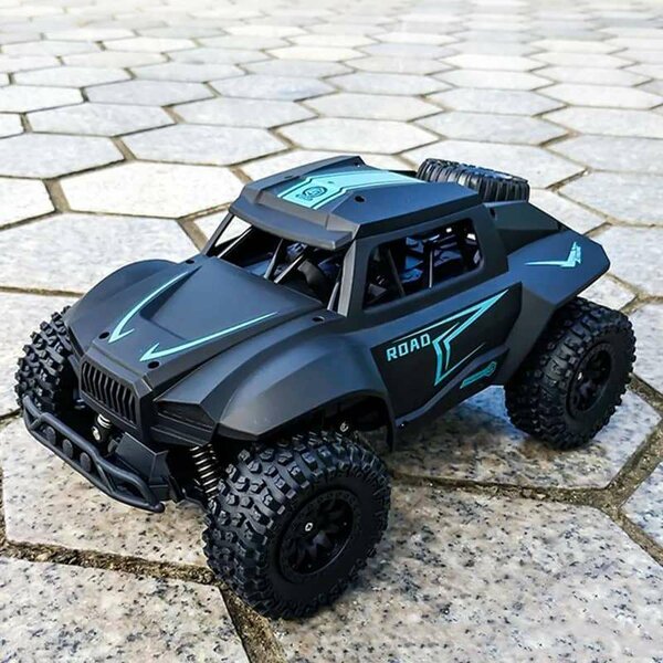 Voiture télécommandée à carte courte