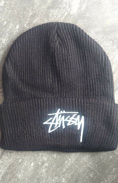 Bonnet en tricot Stussy