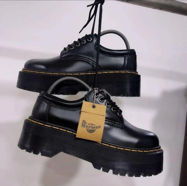ORIGINAL DR. MARTENS