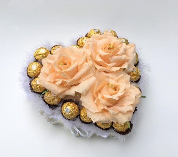 Bouquet de roses et chocolats