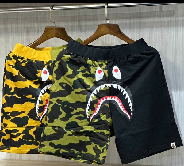 Shorts imprimés requin camo
