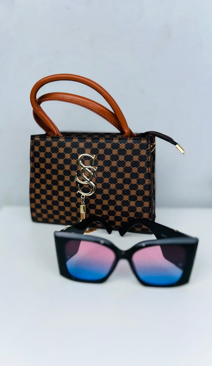 Sac et lunettes de soleils