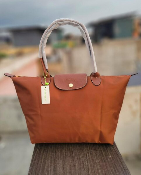 Sac à main en nylon élégant