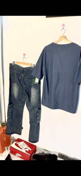 T-shirt et jeans pour homme