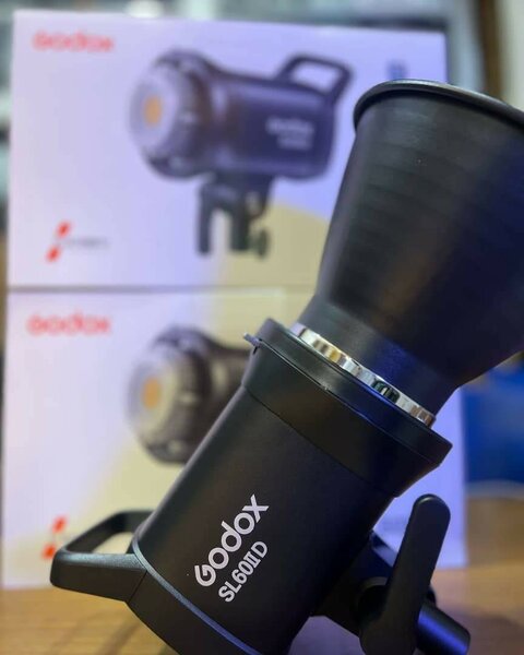 Sl60iid Godox video light.
